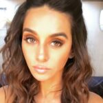 Shibani Dandekar Instagram - Thank you to my fabulous team for always showing up and making me feel my best! love you ladies @khyatibusa @arpita.kc @reenadutta123 @azima_toppo @anishaachhabriamakeup 🍰💕🍷