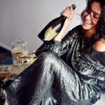 Shibani Dandekar Instagram - That #friyay mood! Ready for the weekend 🍾🍸🍹🍺 shot by @kewalchholak hair by @azima_toppo 🤘🏾