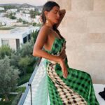 Shibani Dandekar Instagram - @imwearingzed all day everyday 💚💄 love you @chantelfenech