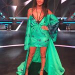 Shibani Dandekar Instagram - Feeling super fly in this piece created and styled by @khyatibusa hair by @reenadutta123 @azima_toppo 🙄😂 makeup by @inherchair 👗💰