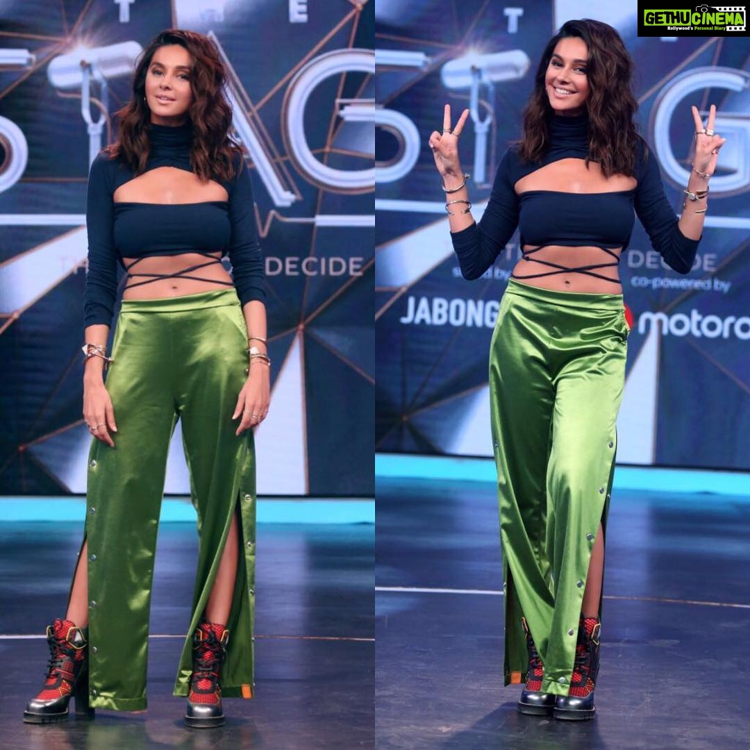 Shibani Dandekar Instagram - π #TheStage3 boots by @louisvuitton pants by @_purple_paisley_ styled by @khyatibusa hair & makeup by @inherchair βπΎππΎ photo by @sktmehta