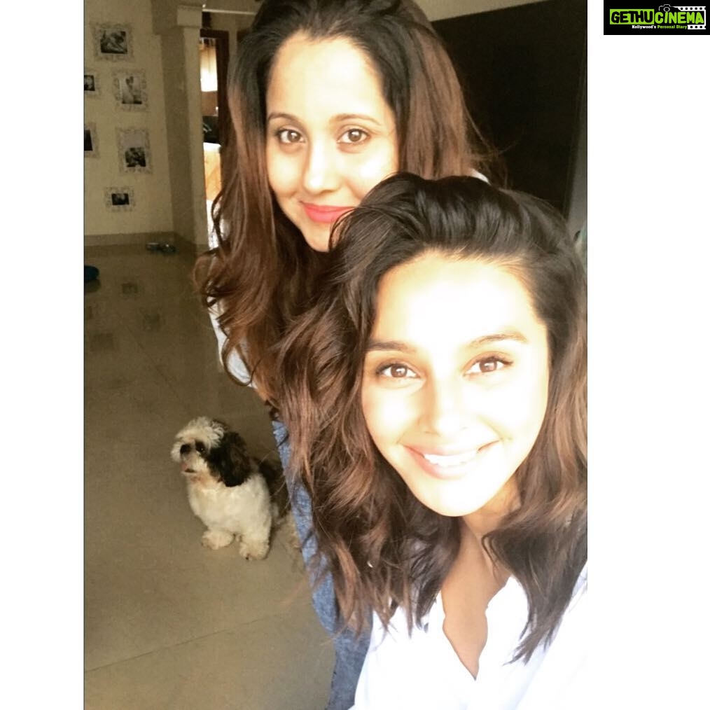 Shibani Dandekar Instagram - bros ❤️ @apekshadandekar and a little monsti photo bomb 🐶 @vjanusha