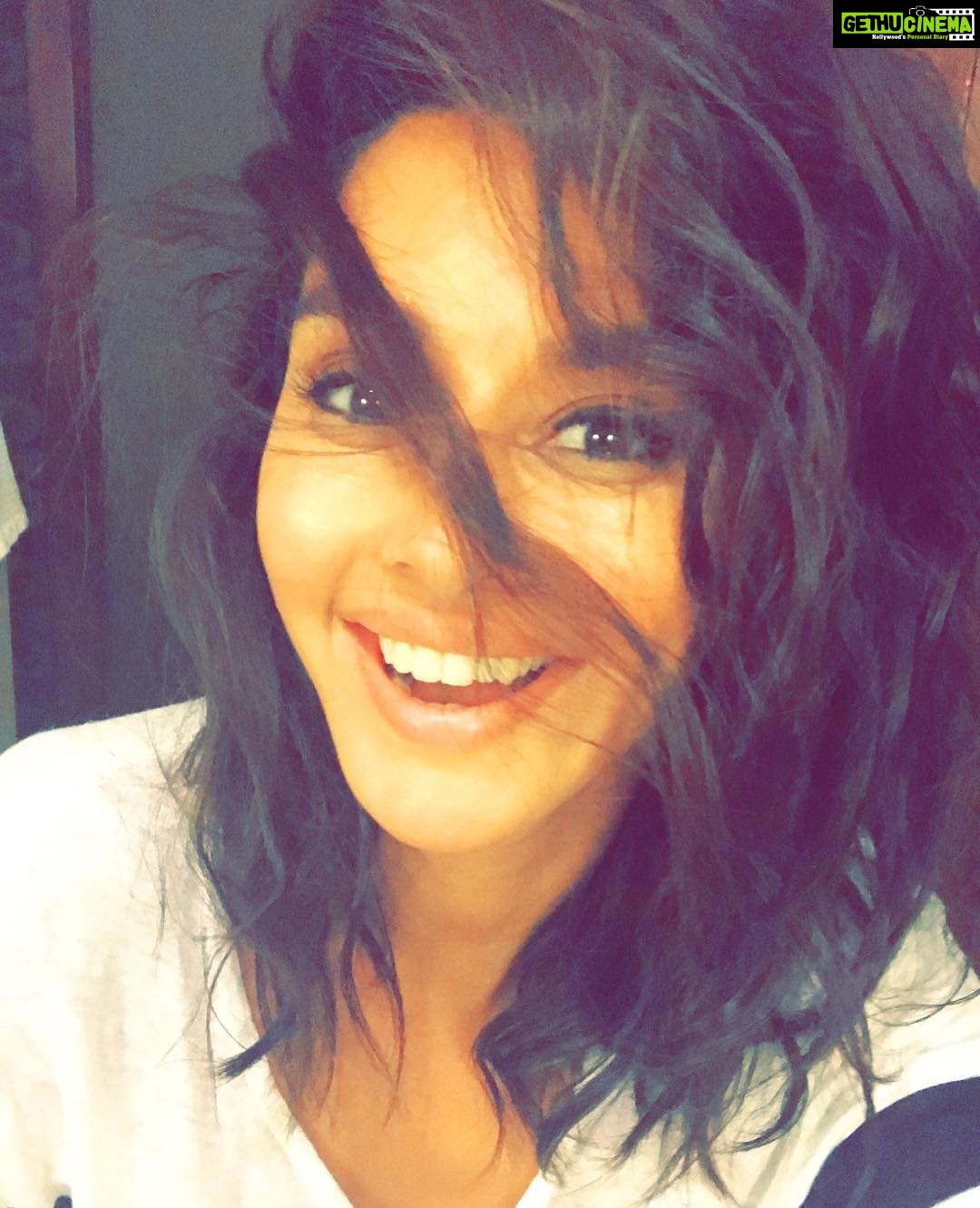 Shibani Dandekar Instagram - night world! sleep sweet and wake up smiling 🌈