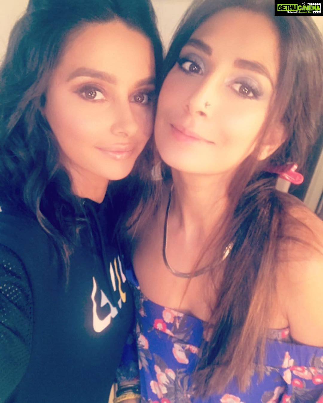 Shibani Dandekar Instagram - homie #bff #enoughsaid #dmoney #thatbrowngirl @monicadogra 👯