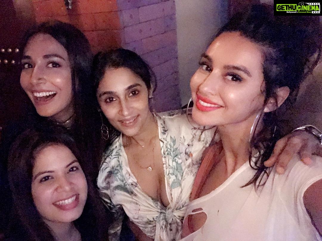 Shibani Dandekar Instagram - more than just the most insane team ever.. we are family for real! @monicadogra @rachnac27 @nehalikotian #mysistahood ❤️