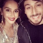Shibani Dandekar Instagram - With this cutie backstage @tigerjackieshroff ✌🏾 @skechersindia