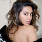Shibani Dandekar Instagram - #readyformycloseup @sashajairam 📷✌🏾