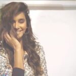 Shibani Dandekar Instagram - Watch me #OnTheGo in Mumbai city - wearing athleisure styled by Designers and Guest Editors @FalguniShanePeacock for @TheLabelLife crazy days! #FalguniShanePeacockXTheLabelLife #TheLabelLife #TheLabelCollab @falgunipeacock @shanepeacock 🖤