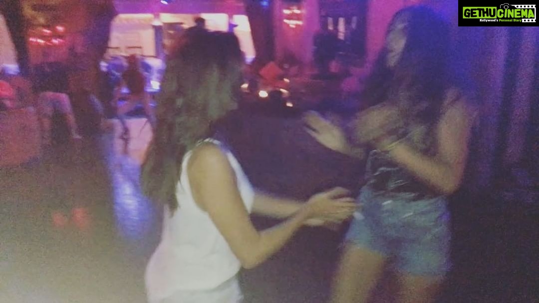 Shibani Dandekar Instagram - #Dmoney and shibs taking over Spain... how we do @monicadogra 🖤👯 #SoWePutOurHandsUpLikeTheCeilingCantHoldUs