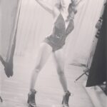 Shibani Dandekar Instagram - #friyay #rewind with @nicksaglimbeni @maxim.india #bts @space_puffetta @azima_toppo 🖤