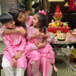 Shilpa Shetty Instagram - About last night ✨🪔🎇 #Diwali2022 #LaxmiPuja #family #blessed #grateful #kids