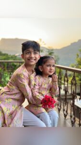 Shilpa Shetty Instagram - भाई-बहन की यारी 😍😍
होती है सबसे प्यारी ♥️🧿♥️

Happy Bhai Dooj to all!🙏🪔♥️

#Diwali2022 #bhaidooj #bhaubeej #family #grateful #siblinglove #blessed #gratitude