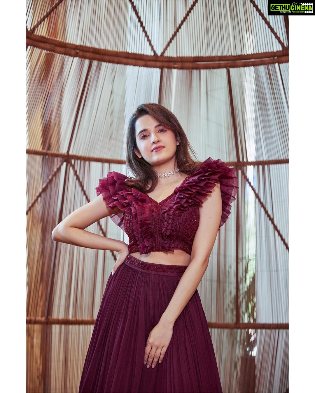 Shirley Setia Instagram - On the cover of @fablookmagazine 🌹 Founder & styled by @milliarora7777 Styled by @mitushigupta Cofounder @ankkit.chadha2222 Wearing @desi.vastra Jewels @finesilverjewels_rj Mua @taneeshabansalmakeupartist Hair @amuthevar Shot by @tanvivoraphotography Location @westinmumbaipowai