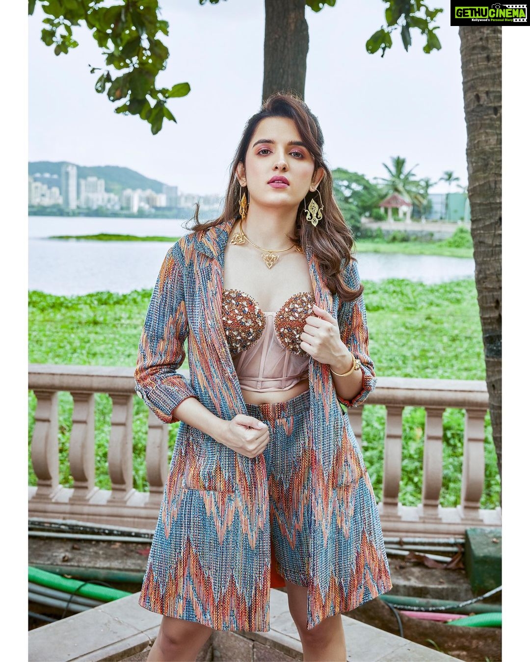 Shirley Setia Instagram - On the cover of @fablookmagazine 🤍 Founder & styled by @milliarora7777 Styled by @mitushigupta Co founder @ankkit.chadha2222 Wearing @poojazaverilabel Jewels @tanvigargstudio Mua @taneeshabansalmakeupartist Hair @amuthevar Shot by @tanvivoraphotography Location @westinmumbaipowai Artist pr @communiquefilmpr
