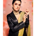 Shirley Setia Instagram - Cover girl for @weddingvows.in 💛 Only she can wrap six yards of fabric in a way that covers enough to make her look modest yet bare enough to make her look sexy! Presenting @shirleysetia on our May-July Cover.. WV CEO: @itsme_daksh Stylist: @sshorewala Photographer: @siidhartha Cinematographer: @sliceoflifepictures, @sooraj0405 Hair & Make Up: @muatriveni Location: @jadebanquets Outfit: @yuvti_by_bhupendra_singh Jewellery:@aisshprajewels Drapist: @vaibhav7official Styling Assistant: @thestylerobe Make Up Assistant: @makeup_artist_nitya Decor Partner: @dream_organizers_45 Celebrity PR: @communiquefilmpr Team WV: @farvi_wadhwa, @salonimhamane #weddingmagazine #shirleysetia #bridalmagazine #coverstory  #wedding #weddingphotography #weddinginspiration #bride #weddingdress #bridetobe #weddingphotographer #weddingday #destinationwedding #engaged #weddinginspo #weddingplanning #weddingideas #weddings #bridalmagazine #weddingplanner #brides #bridal #weddingblog #weddinghair #instawedding #engagement #brideandgroom #bridalfashion