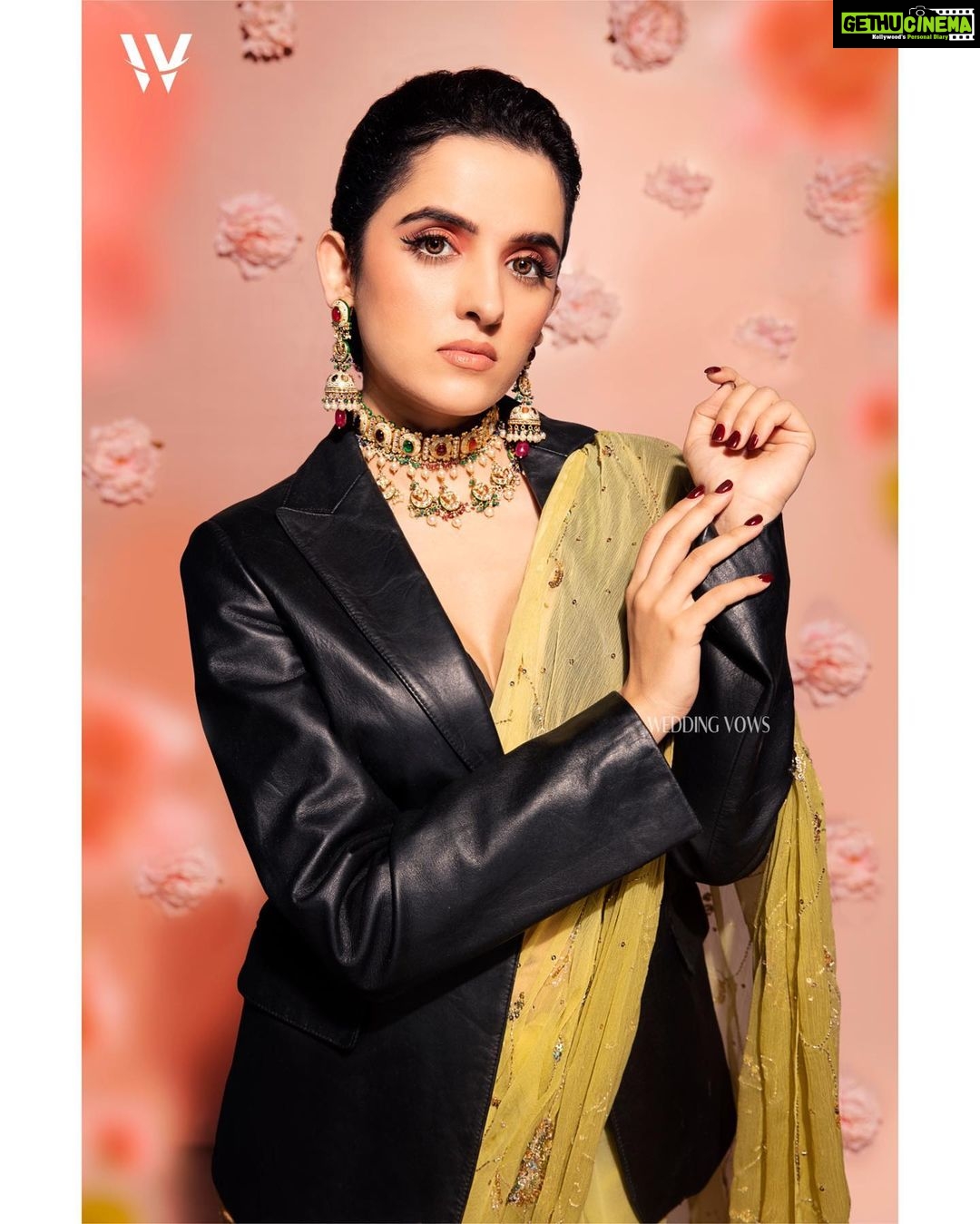Shirley Setia Instagram - Cover girl for @weddingvows.in 💛 Only she can wrap six yards of fabric in a way that covers enough to make her look modest yet bare enough to make her look sexy! Presenting @shirleysetia on our May-July Cover.. WV CEO: @itsme_daksh Stylist: @sshorewala Photographer: @siidhartha Cinematographer: @sliceoflifepictures, @sooraj0405 Hair & Make Up: @muatriveni Location: @jadebanquets Outfit: @yuvti_by_bhupendra_singh Jewellery:@aisshprajewels Drapist: @vaibhav7official Styling Assistant: @thestylerobe Make Up Assistant: @makeup_artist_nitya Decor Partner: @dream_organizers_45 Celebrity PR: @communiquefilmpr Team WV: @farvi_wadhwa, @salonimhamane #weddingmagazine #shirleysetia #bridalmagazine #coverstory #wedding #weddingphotography #weddinginspiration #bride #weddingdress #bridetobe #weddingphotographer #weddingday #destinationwedding #engaged #weddinginspo #weddingplanning #weddingideas #weddings #bridalmagazine #weddingplanner #brides #bridal #weddingblog #weddinghair #instawedding #engagement #brideandgroom #bridalfashion
