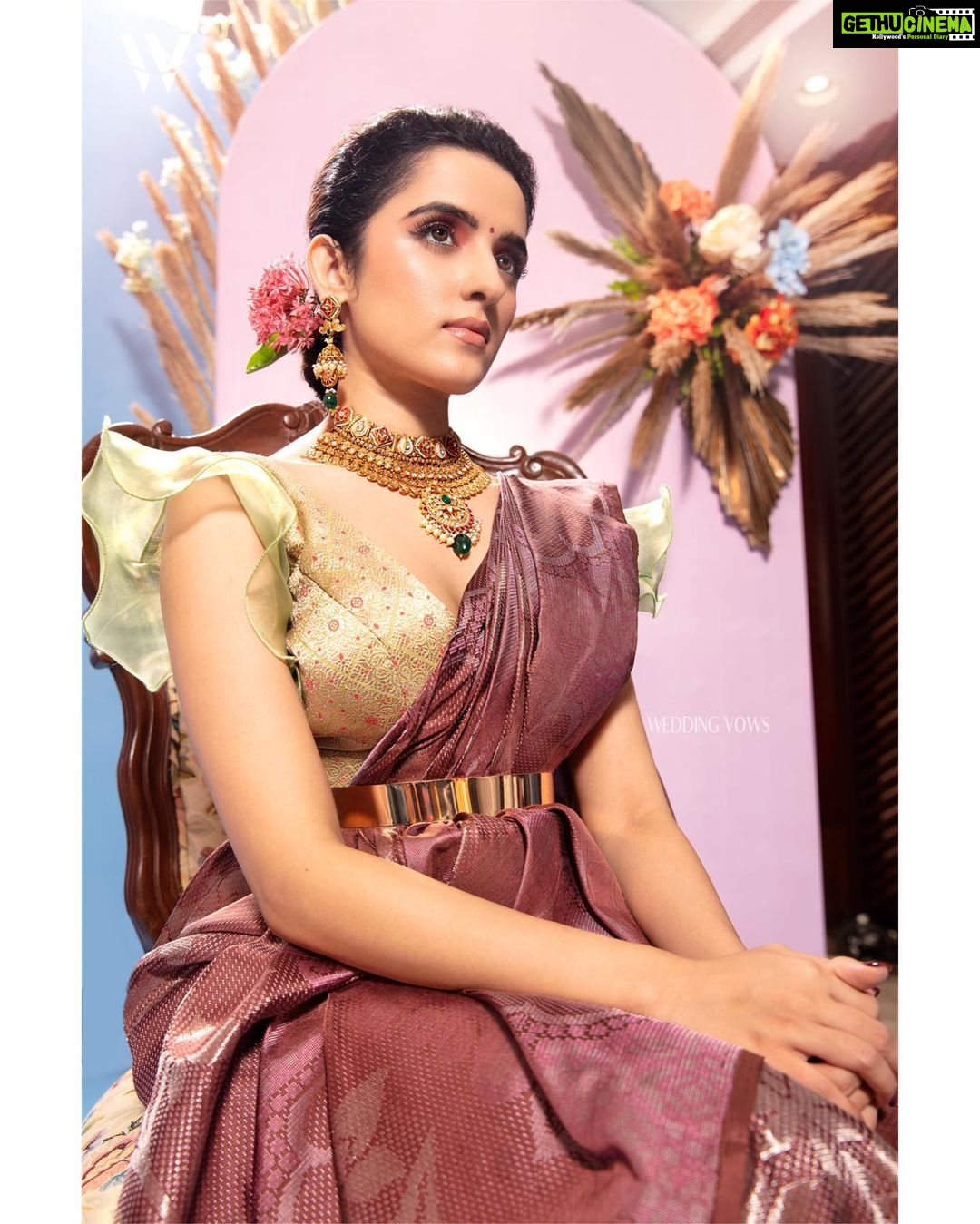 Shirley Setia Instagram - Cover girl for @weddingvows.in 🌸🫶🏻 Outer beauty attracts, but inner beauty captivates. Beautiful inside out, @shirleysetia on the May-July Cover WV CEO: @itsme_daksh Stylist: @sshorewala Photographer: @siidhartha Cinematographer: @sliceoflifepictures, @sooraj0405 Hair & Make Up: @muatriveni Location: @jadebanquets Outfit: @pachaiyappas_silks Jewellery: @aisshprajewels Handbag: @sabrabymegha Blouse: @geetuhautecouture Drapist: @vaibhav7official Styling Assistant: @thestylerobe Make Up Assistant: @makeup_artist_nitya Decor Partner: @dream_organizers_45 Celebrity PR: @communiquefilmpr Team WV: @farvi_wadhwa @salonimhamane #weddingmagazine #bridalmagazine #coverstory #wedding #weddingphotography #weddinginspiration #bride #weddingdress #bridetobe #weddingphotographer #weddingday #destinationwedding #engaged #weddinginspo #weddingplanning #weddingideas #weddings #bridalmagazine #weddingplanner #brides #bridal #weddingblog #weddinghair #instawedding #engagement #brideandgroom #bridalfashion #shirleysetia