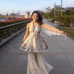 Shirley Setia Instagram - Magic hour 🔆 Outfit @azulibynikki Jewellery @sangeetaboochra Stylist @akankshakawediastyle MUH @makeupandhair_shezeen @anila_hmua Photographer @riturajdharwadkar #shirleysetia