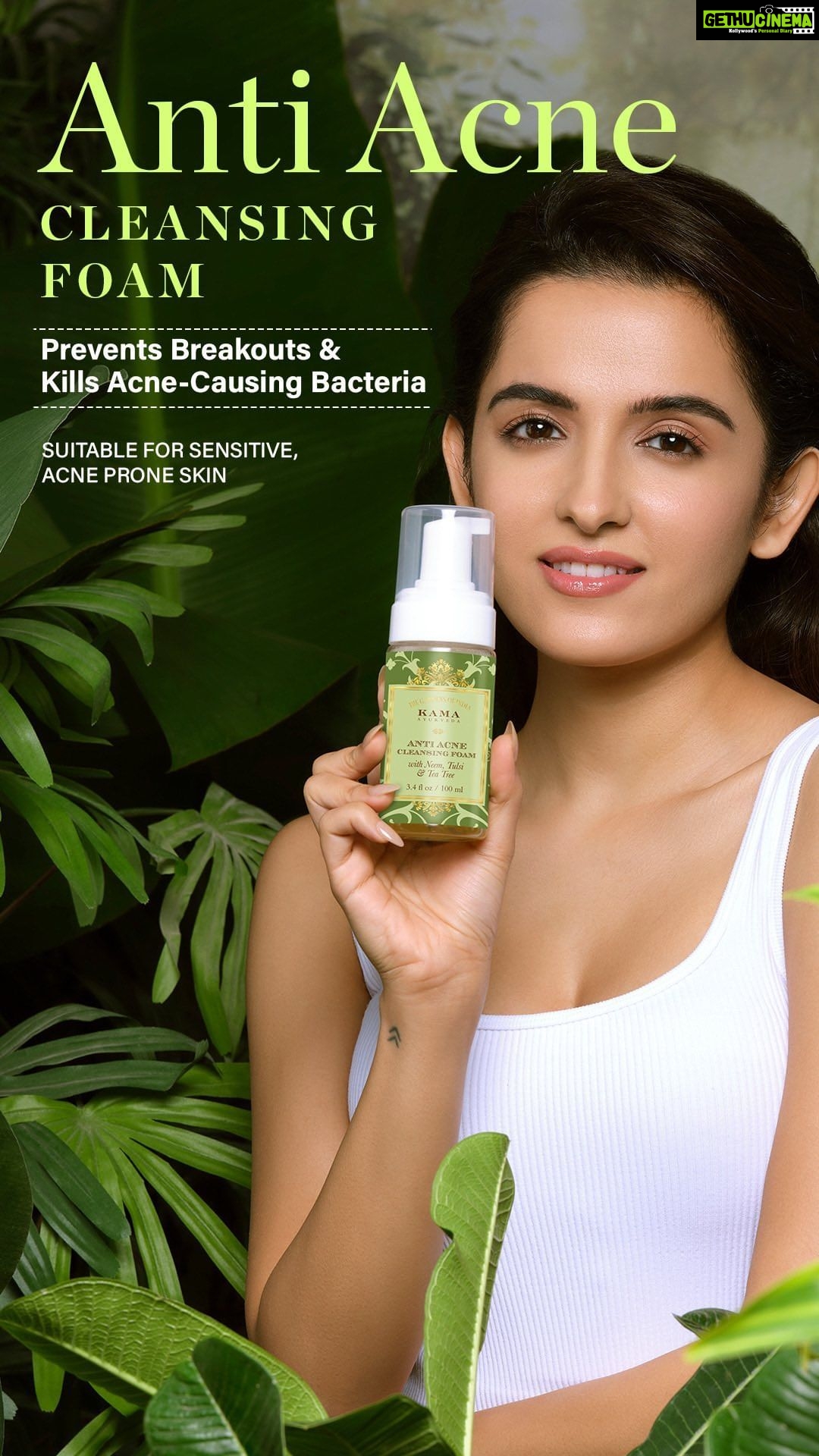 Shirley Setia Instagram - Who doesn’t love clear skin days? But this increase in humidity can lead to clogged pores and breakouts. @kamaayurveda anti acne cleansing foam has been, tulsi, tea-tree and wintergreen derived salicylic acid that penetrates deep into skin and draws out excessive sebum without overdrying your skin. Suitable for acne prone skin. #clearskindays #kamaayurveda #shirleysetia #AcneSkincare #ad