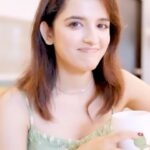 Shirley Setia Instagram - You know the reel life version of me, but are you ready to know the real life Shirley Setia? Catch me go under the WOW Lens and unravel secrets you never knew about! Watch the unseen side of me being WOW From Within only with WOW Skin Science. @wowskinscienceindia #WOWFromWithin #SeeTheGlow #VitaminC #ReelsInstagram #ShirleySetia #WOWSkinScience #HealthySkin #ReelsIndia #Beauty #Summer #SulphateFree #ParabenFree #BeWOWNaturally #AllSkinTypes #ad