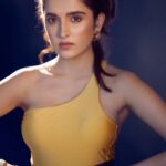 Shirley Setia Instagram - Need to start edit work on a vlog.. But currently i am procrastinating so posting this instead and trying to feel productive 😅🙈 #trending #trendingreels #shirleysetia