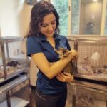 Shirley Setia Instagram - With the cutestt furry friends out at @yodamumbai 🫶🏻🐶🐱