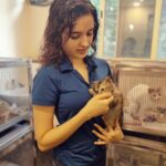 Shirley Setia Instagram - With the cutestt furry friends out at @yodamumbai 🫶🏻🐶🐱