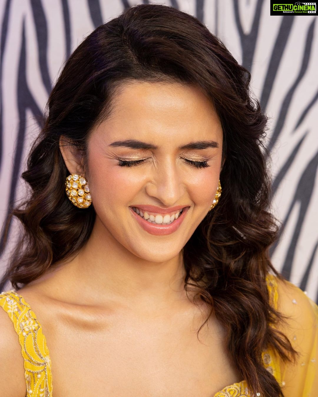 Shirley Setia Instagram - Lemonade lovinnn’ 🍋 Outfit @monikanidhii Jewellery @aquamarine_jewellery Styled by @akankshakawediastyle HMU @juveria_k Assisted by @fauziya_glamup Photographer @devsphotographyofficial #Nikamma #DIDLilMasters