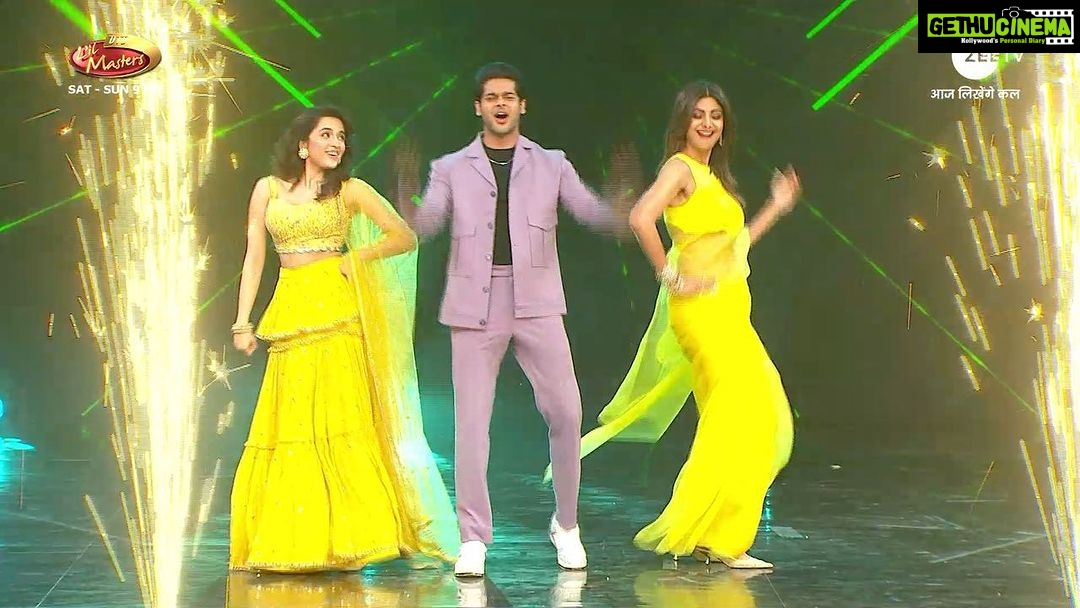 Shirley Setia Instagram - Dekhiye #Nikamma Team ko #DIDLilMasters, iss weekend, raat 9 baje, sirf @zeetv par š #DanceKeBaap @theshilpashetty @abhimanyud @sabbir24x7 @iamsonalibendre @remodsouza @imouniroy @ijaybhanushali @jhavartika @vabs_blockbusterentertainer @paulmarshal