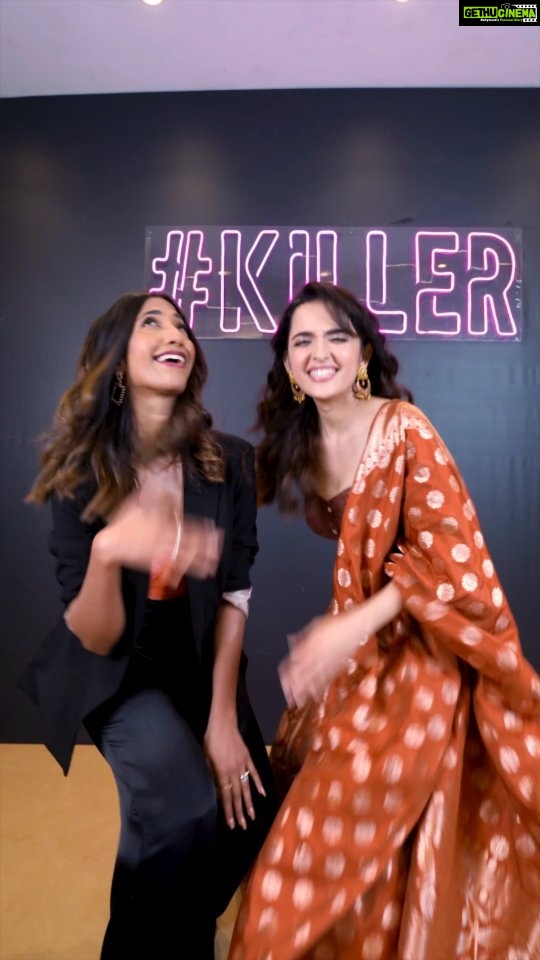 Shirley Setia Instagram - Absolutely #killer hai @shirleysetia and this song... Time hai iss #KillerSong par apne killer moves dikhane ka! 💃🏻 Create your own reels on the song and share them using #KillerDanceChallenge and don’t forget to tag us too! 🥳 #Nikamma in cinemas on 17th June 2022. Shot and edited by @ohmygosh_joe . @theshilpashetty @abhimanyud @shirleysetia @teamaadilkhan @aadilkhann @jasminegroverrr #Nikamma #Nikammagiri #Nikammafilm #Killersong #KillerSongChallenge #trending #dancetrends #dancecollab #ootdfashion #suits #black #zara #zarawoman