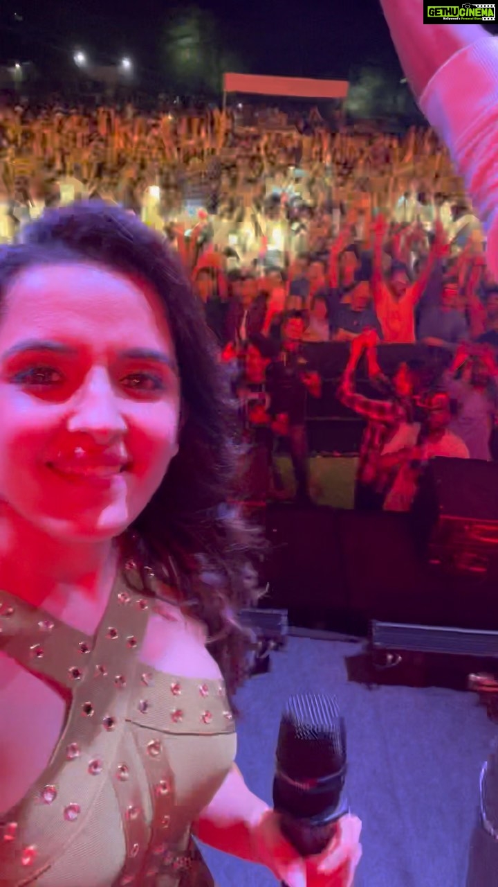 Shirley Setia Instagram - β€οΈβπ₯ DY Patil you were amazing! #Nikamma, 17th June in theatres near you @abhimanyud @theshilpashetty @sabbir24x7 @sonypicsfilmsin @sonymusicindia @sabbirkhanfilms #trendingreels #shirleysetia #reelitfeelit