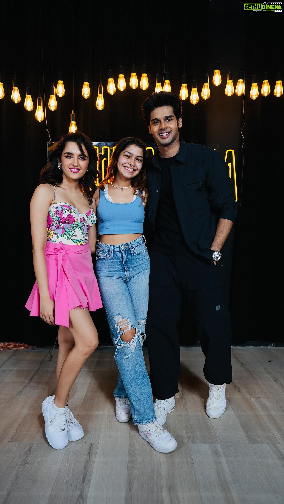 Shirley Setia Instagram - with the og's ‼️✨ . #Nikkamma #NikammaTitleTrack #NikammaKiya #NikammaGiri @theshilpashetty @abhimanyud @shirleysetia