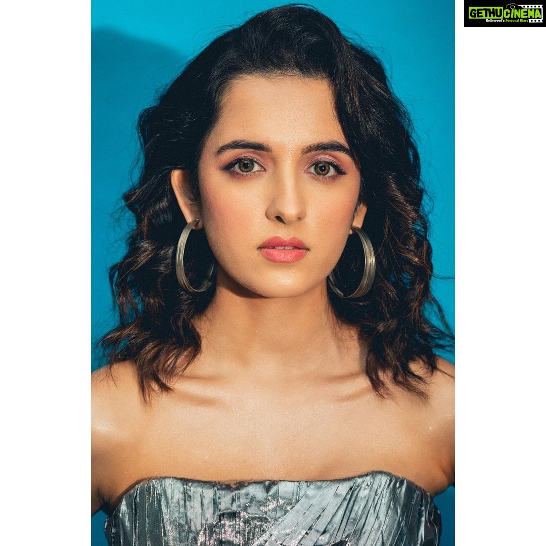 Shirley Setia Instagram - Fire in her soul Grace in her heart ❤️🔥🪩 For #Nikamma promotions Stylist @akankshakawediastyle Jewellery @minerali_store Shoes @londonrag_in HMU @juveria_k Photographer @devsphotographyofficial