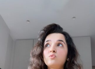 Shirley Setia Instagram - 😋 #shirleysetia #trendingreels #trending #reelitfeelit