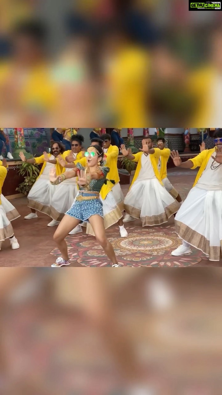 Shirley Setia Instagram - Had an absolute blast dancing for #EmundiRa from my Telugu Debut #KrinshnaVrindaVihari. You can hear our super choreographer’s voice in the background @vijay_binni garu 💃🏻💃🏻