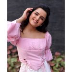 Shirley Setia Instagram - Ee kavulu paadani Ee kathalo raayani Andhaanne choosthunnaa 💗 #krishnavrindavihari promotions Outfit @selvagestory.co Jewellery @inezeofficial Heels @thealter.in Styled by @sayali_vidya Assisted by @stylefilebysonali Shot by @venkat_photography_hyd