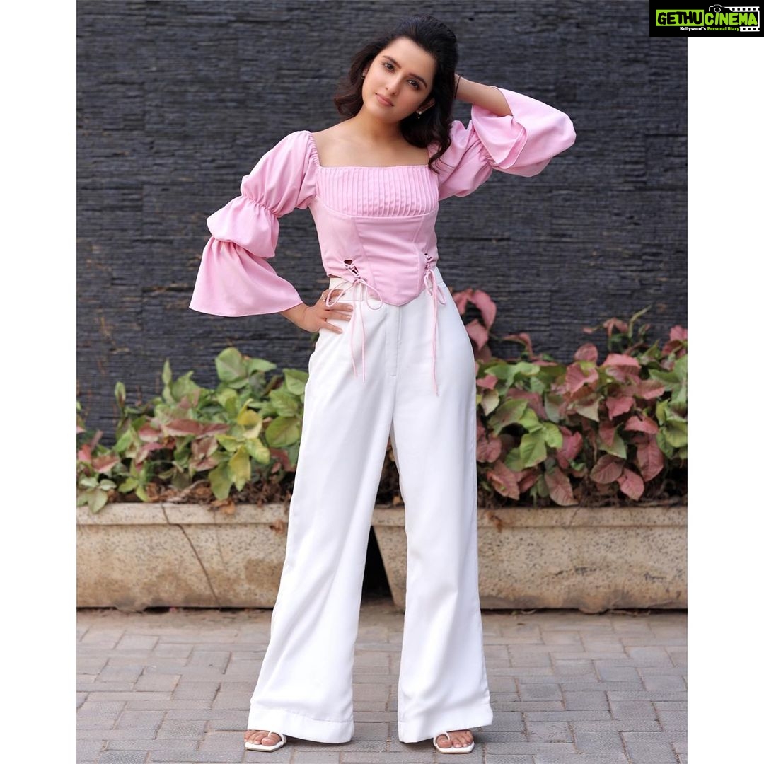 Shirley Setia Instagram - Ee kavulu paadani Ee kathalo raayani Andhaanne choosthunnaa 💗 #krishnavrindavihari promotions Outfit @selvagestory.co Jewellery @inezeofficial Heels @thealter.in Styled by @sayali_vidya Assisted by @stylefilebysonali Shot by @venkat_photography_hyd