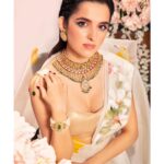Shirley Setia Instagram - Happy 75 years of Independence, India 🇮🇳 🧡🤍💚 There is so much beauty in our diverse culture. Blessed, and grateful. #JaiHind 🙏🏻🇮🇳 Beauty in simplicity.. @shirleysetia adorning the @weddingvows.in cover. WV CEO: @itsme_daksh Stylist: @sshorewala Photographer: @siidhartha Cinematographer: @sliceoflifepictures, @sooraj0405 Hair & Make Up: @muatriveni Location: @jadebanquets Outfit: @surbhisoniindia Jewellery:@chaulazheritagejewellery Drapist: @vaibhav7official Styling Assistant: @thestylerobe Make Up Assistant: @makeup_artist_nitya Decor Partner: @dream_organizers_45 Celebrity PR: @communiquefilmpr Team WV: @farvi_wadhwa, @salonimhamane #weddingmagazine #shirleysetia #bridalmagazine #coverstory  #wedding #weddingphotography #weddinginspiration #bride #weddingdress #bridetobe #weddingphotographer #weddingday #destinationwedding #engaged #weddinginspo #weddingplanning #weddingideas #weddings #bridalmagazine #weddingplanner #brides #bridal #weddingblog #weddinghair #instawedding #engagement #brideandgroom #bridalfashion