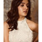 Shirley Setia Instagram – 🦢 

Outfit @upgradebya
Earrings @mozaati 
Heels @londonrag_in 
Styled by @akankshakawediastyle 
MUA @taskeen_c
Hair @anila_hmua
Photographer @thearge.in