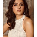 Shirley Setia Instagram – 🦢 

Outfit @upgradebya
Earrings @mozaati 
Heels @londonrag_in 
Styled by @akankshakawediastyle 
MUA @taskeen_c
Hair @anila_hmua
Photographer @thearge.in