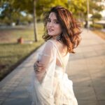 Shirley Setia Instagram - Magic hour 🔆 Outfit @azulibynikki Jewellery @sangeetaboochra Stylist @akankshakawediastyle MUH @makeupandhair_shezeen @anila_hmua Photographer @riturajdharwadkar #shirleysetia