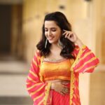 Shirley Setia Instagram - 🧡 Photographer: @venkat_photography_hyd Makeup: @ravi_beauty_makeover Hair: @hair_by_masthan Outfit @bhumikagrover Jewllery @anayah_jewellery Styled by @sayali_vidya