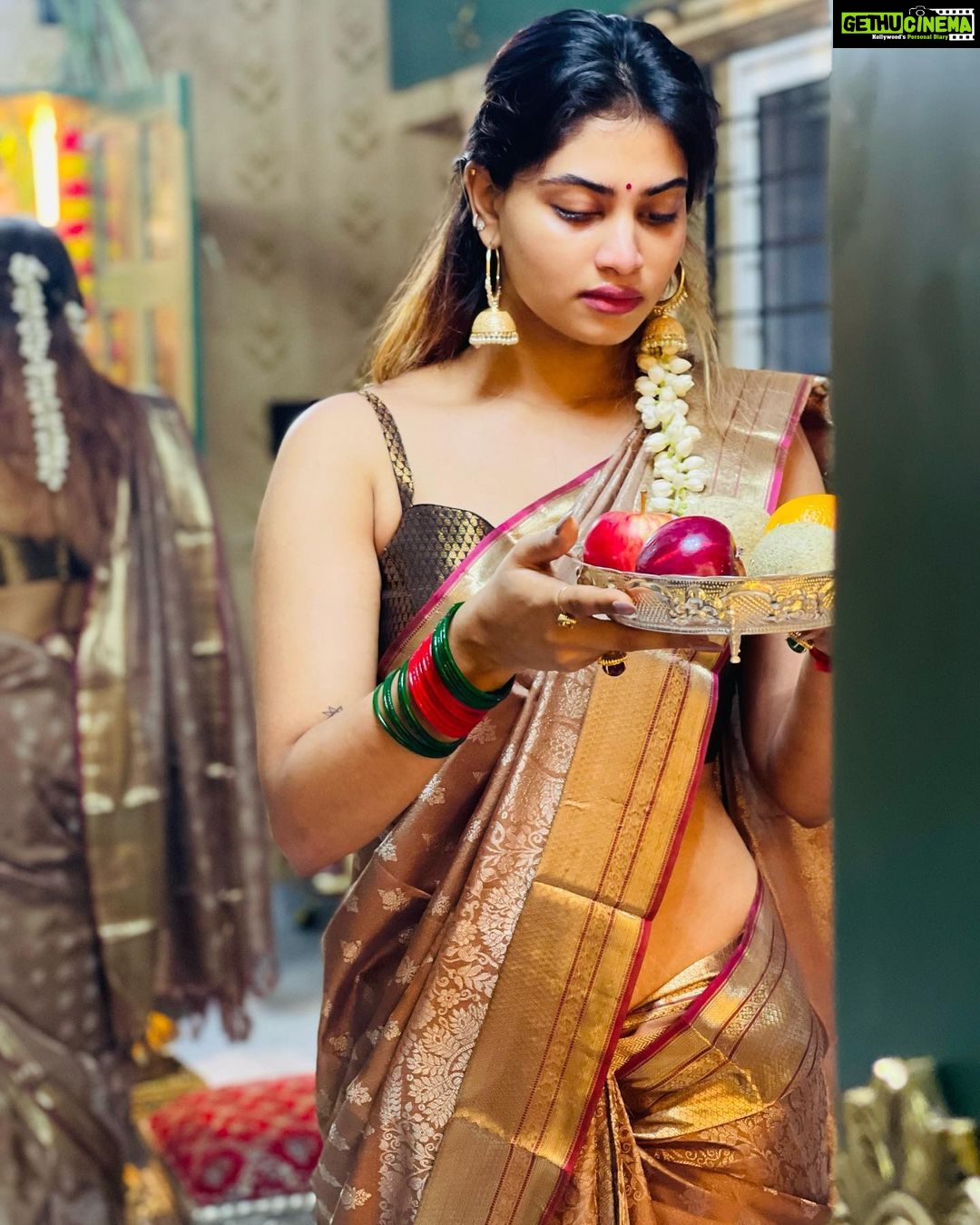 Shivani Narayanan Instagram - Happy Vinayagar Chathurthi 🪷