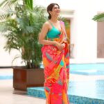 Shraddha Das Instagram - Artham Teaser launch/ Promotions Chennai 📸 @sa_studio__20 , @naveenversion2 Styling : @ajmerashaili × @artbyavnee Saree : @moresha_sameera_dalvi Jewellery : @funkymaharani Hair : @hair_by_vaibhavi_ Make up : @hareshwarp Saree draping : @the_hues_venue #promotions #saree #quirkysaree #chennai #teaserlaunch #artham #shraddhadas Green Park Chennai