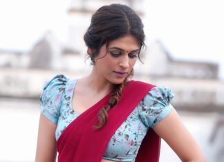 Shraddha Das Instagram - New role, next movie on the eve of Dasara with @directorsanty 🤩 in Telugu ! 📸 @stolenartss_photography Assisted by @rashmitha_reddy_junna Hair @salomipillai Make up : @hareshwarp #happydussehra #nextmovie #telugu #shraddhadas #gratitude Hyderabad City, India