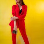 Shraddha Das Instagram - Smile please 😄😉 Styling : @artbyavnee , @ajmerashaili Jewellery : @rubans.in 📸 @ekorphotography Hair : @salomipillai Make up : @hareshwarp Assisted by : @rashmitha_reddy_junna #pantsuit #red #hyderabad #shraddhadas Hyderabad City, India