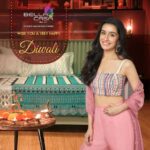 Shraddha Kapoor Instagram - Diwali is all about warmth, family & so much love and light. While you and your loved ones dress up and spoil each other with gifts, don't forget to give your house a dhamakedar makeover as well. This Diwali, Bella Casa's premium bedding will brighten and lighten the interior of your bedroom, making it the only remodelling you need. Shop now on bellacasa.in for some dhamakedar deals 💫💜🪔 @bellacasafashion #BellaCasa #Diwali #Sale #HomeMakeover #FestivalSeason #HomeDecor #collab