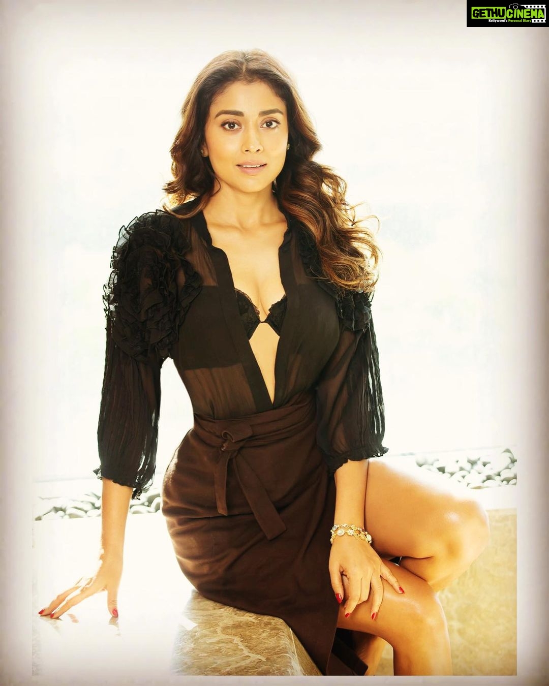 Shriya Saran - 316.9K Likes - Most Liked Instagram Photos
