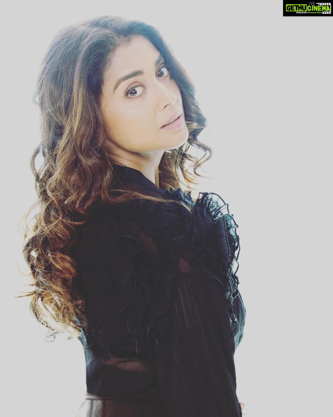 Shriya Saran - 316.9K Likes - Most Liked Instagram Photos