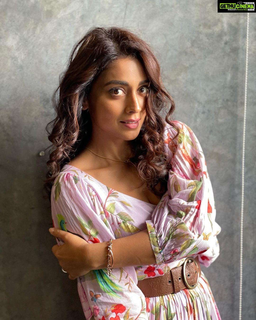 Shriya Saran Instagram - We did this photo shoot for music school poster !